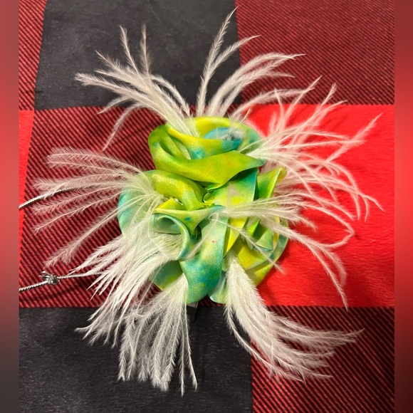 NWT Ilana Wolf 100% silk hand painted hair piece with ostrich feathers! main image 5